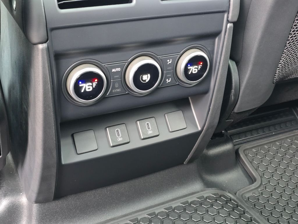 2026 Land Rover Defender X-Dynamic SE - Photo 33