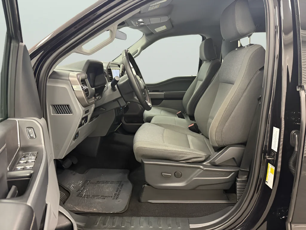 Used 2025 Black Ford XLT image 11