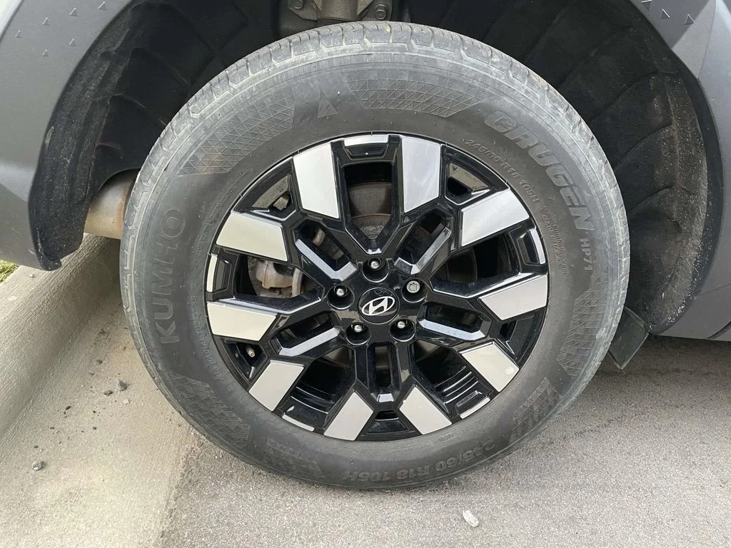 Used 2025 Sage Gray Hyundai SEL Activity image 5