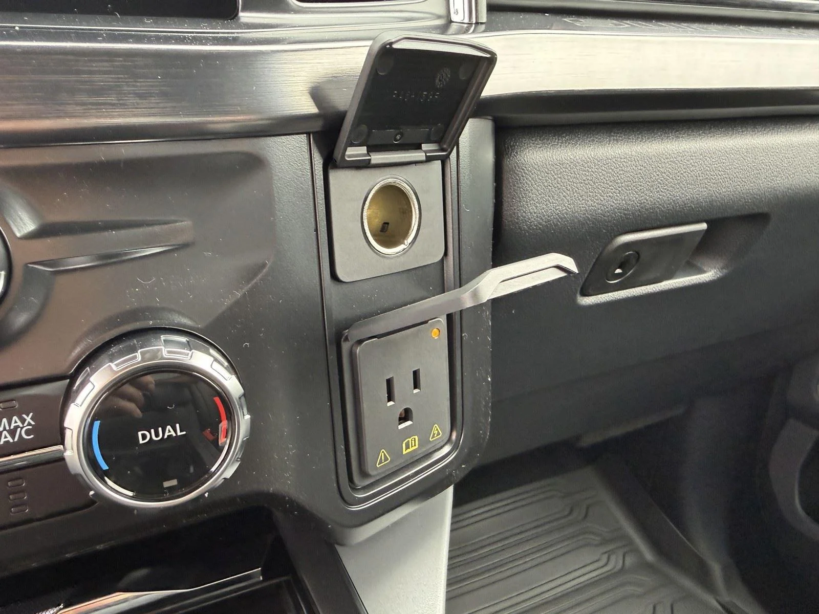 New 2026 Carbonized Gray Metallic Ford F-250® Lariat® image 29
