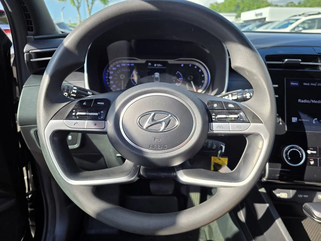 Used 2024 Black Hyundai SE image 21