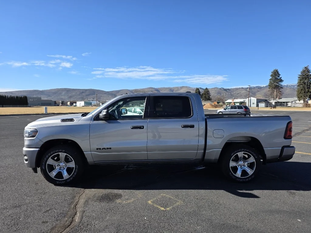 2025 RAM 1500 Tradesman - Photo 6