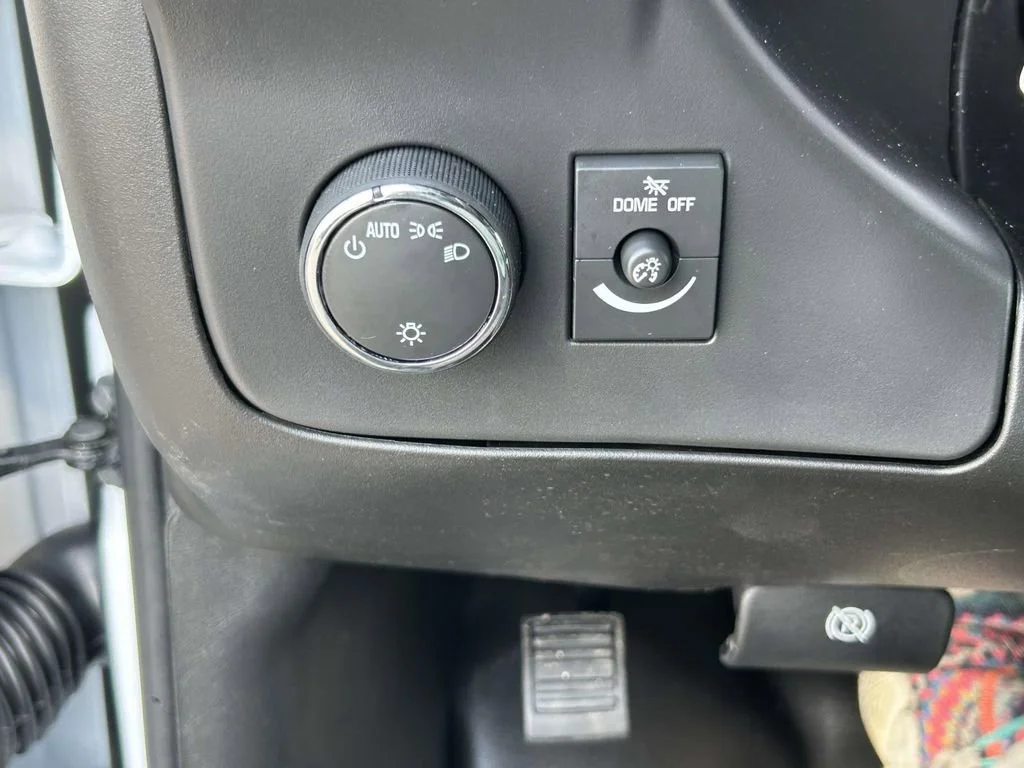 New 2026 Summit White GMC Work Van image 25