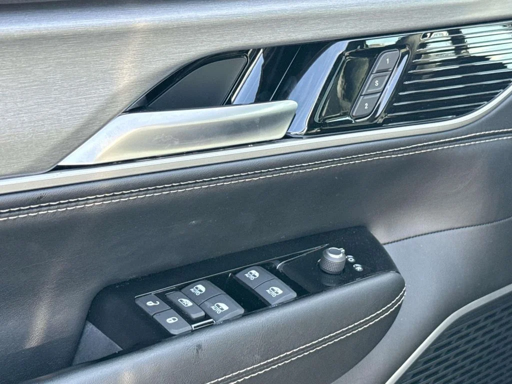 New 2026 White Jeep  image 24