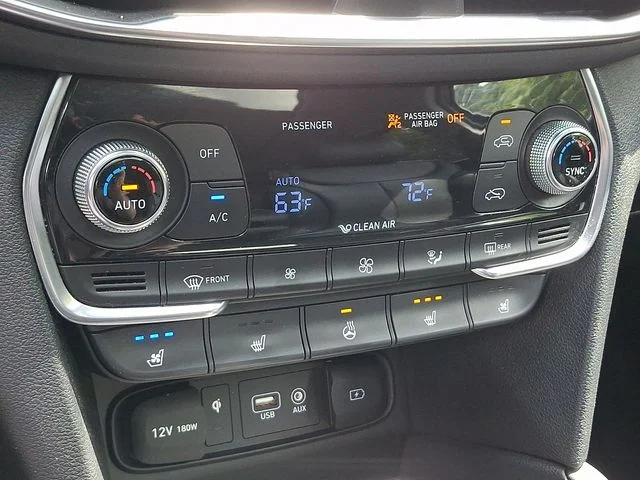 Used 2019 Blue Hyundai Ultimate image 18