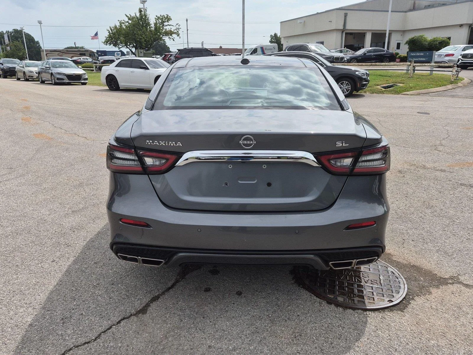 Used 2023 Silver NISSAN  image 4