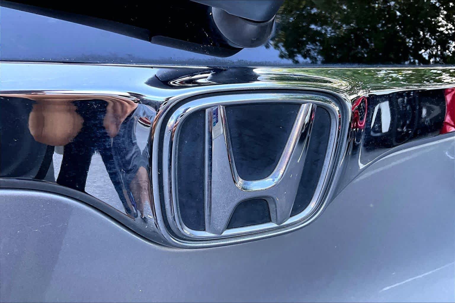 Used 2019 Lunar Silver Metallic Honda EX-L image 31