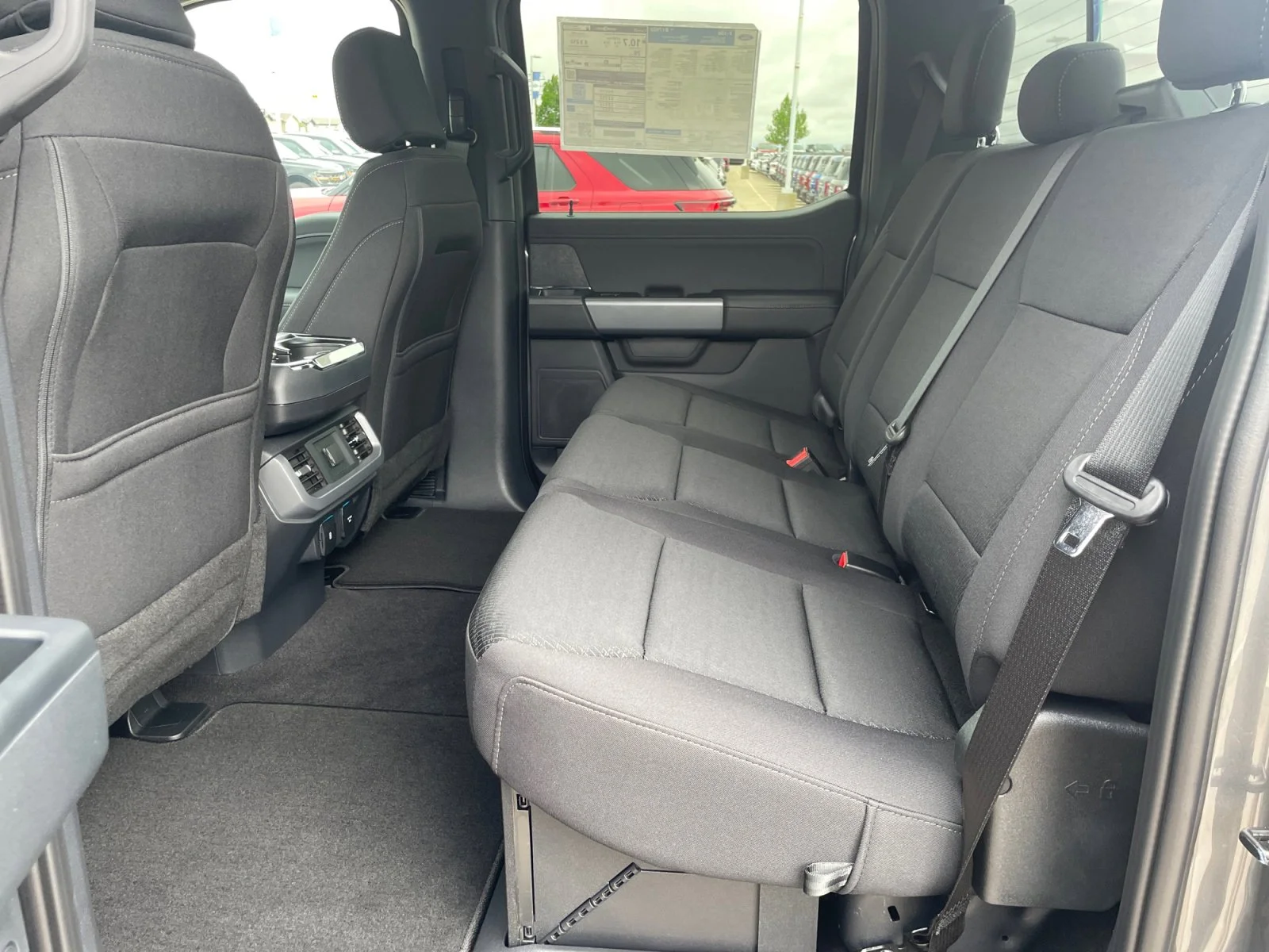 New 2026 Carbonized Grey Metallic Ford XLT image 18