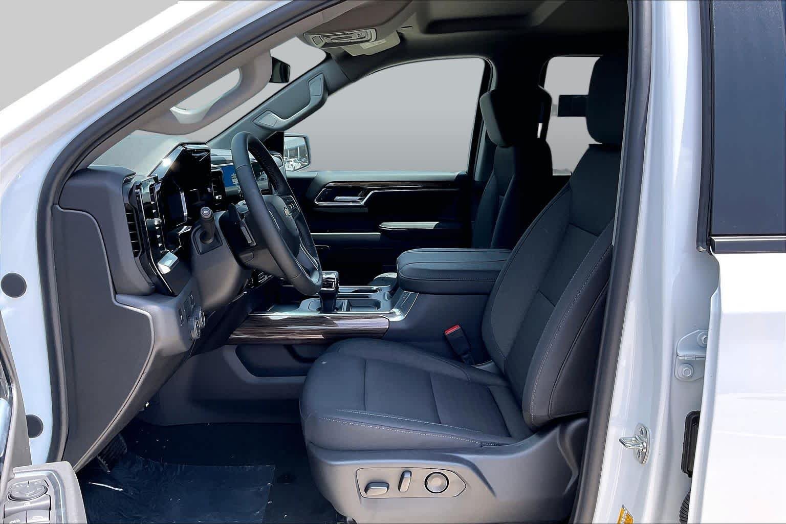 2026 Chevrolet Silverado 1500 LT - Photo 10