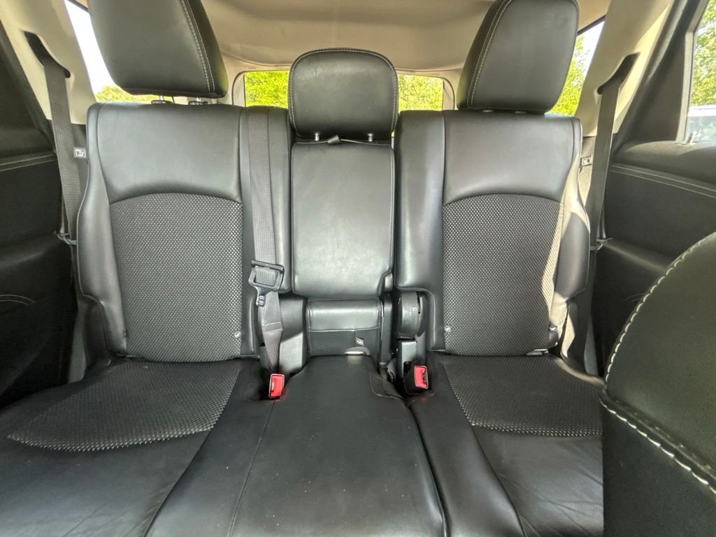 Used 2018 Silver Dodge Crossroad image 28