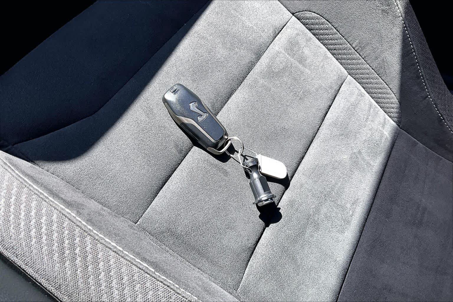 Used 2017 Oxford White Ford Shelby GT350 image 14