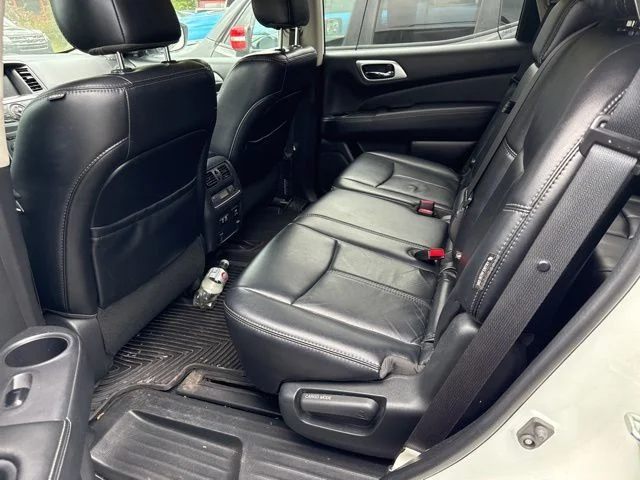 Used 2019 White Nissan SL image 14