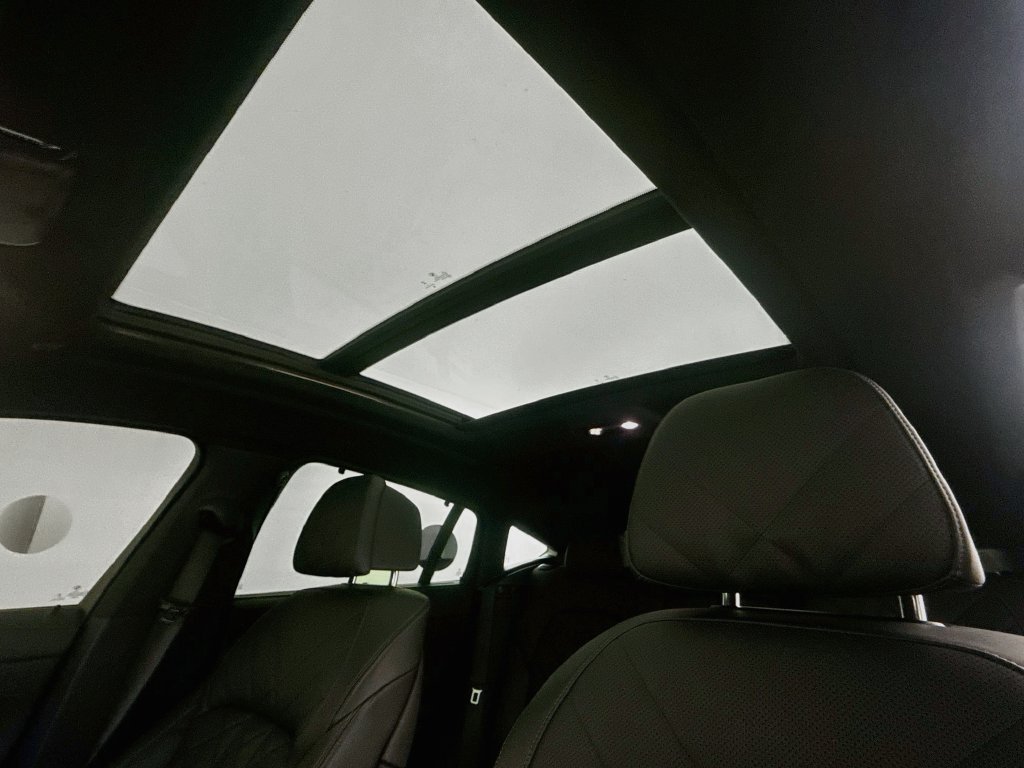 Used 2024 Black BMW M60i image 21