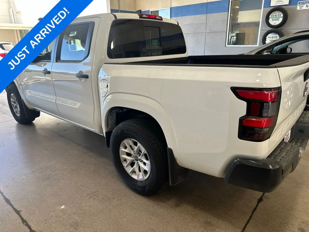 Used 2026 Glacier White Nissan S image 4