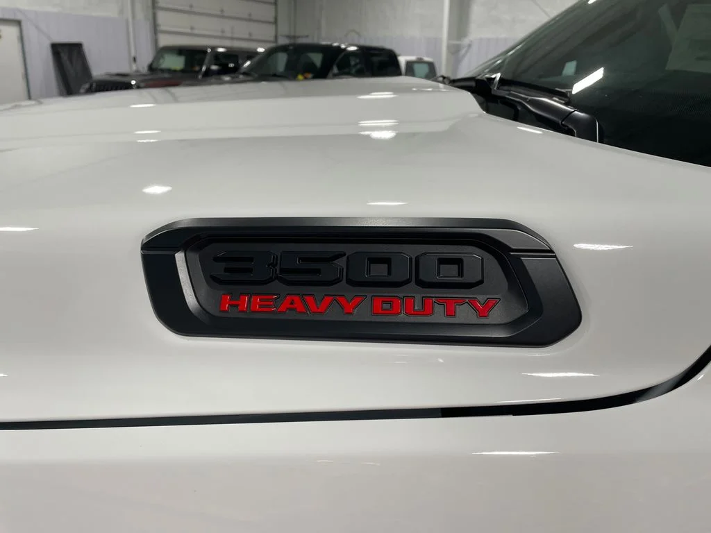 New 2026 Bright White Clear-Coat Exterior Paint RAM Tradesman image 10