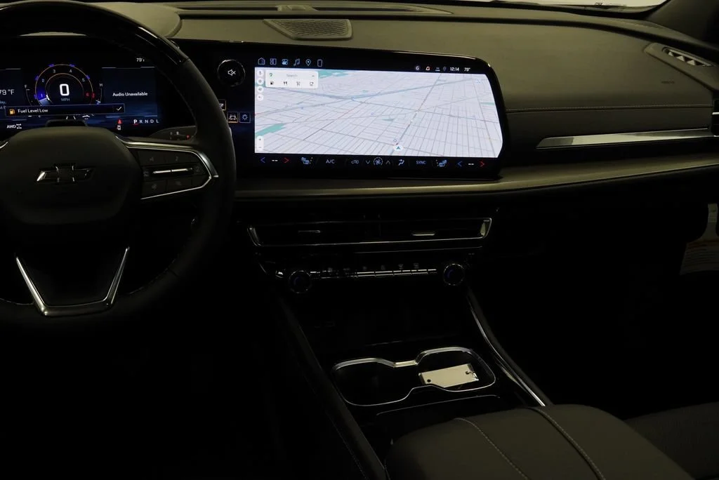 New 2027 Mosaic Black Metallic Chevrolet LT image 15