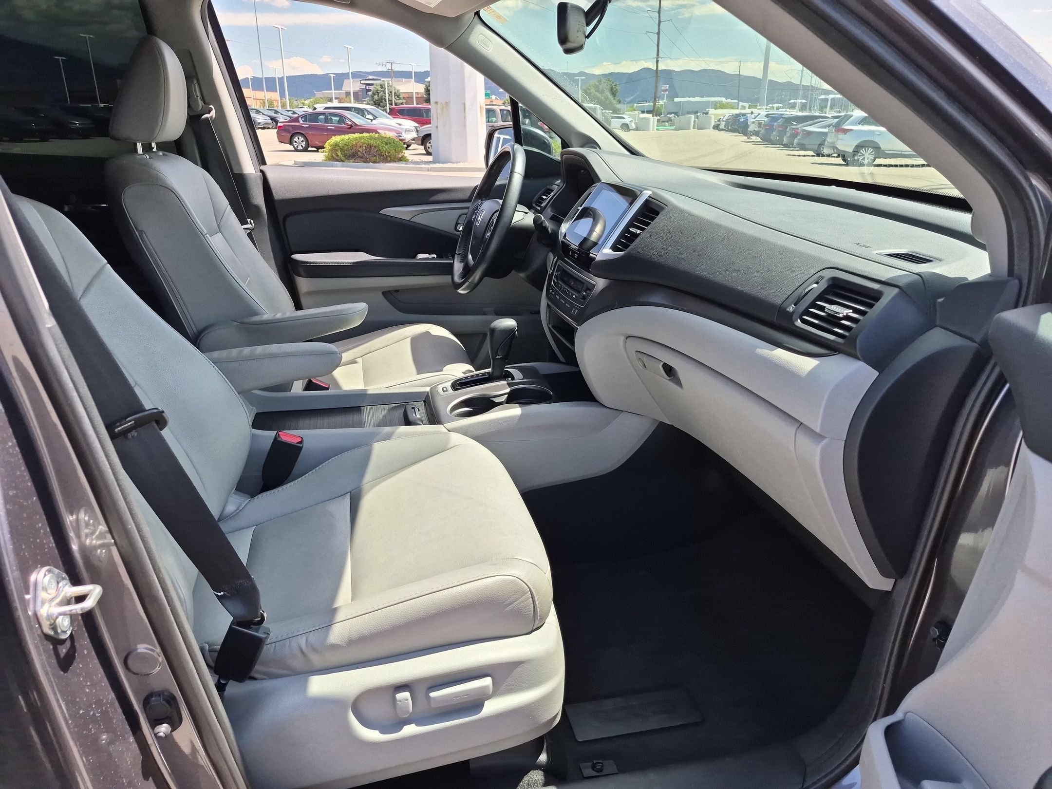 Used 2018 Black Honda EX-L image 31