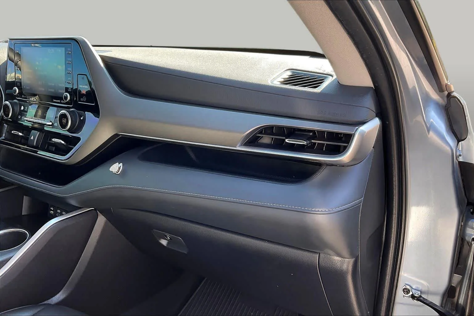 Used 2022 Moon Dust Toyota XLE image 19