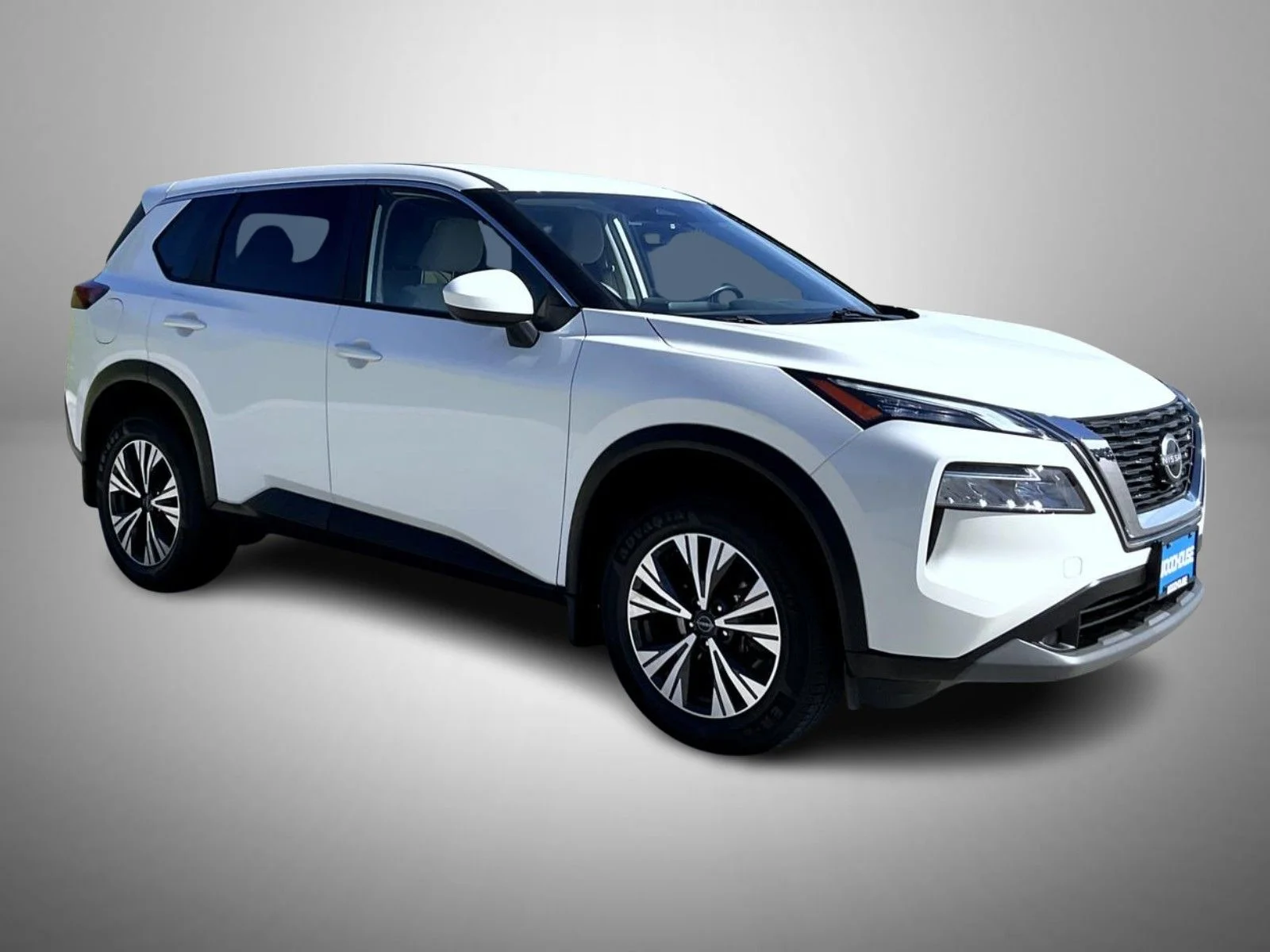 Used 2023 White Nissan SV image 3