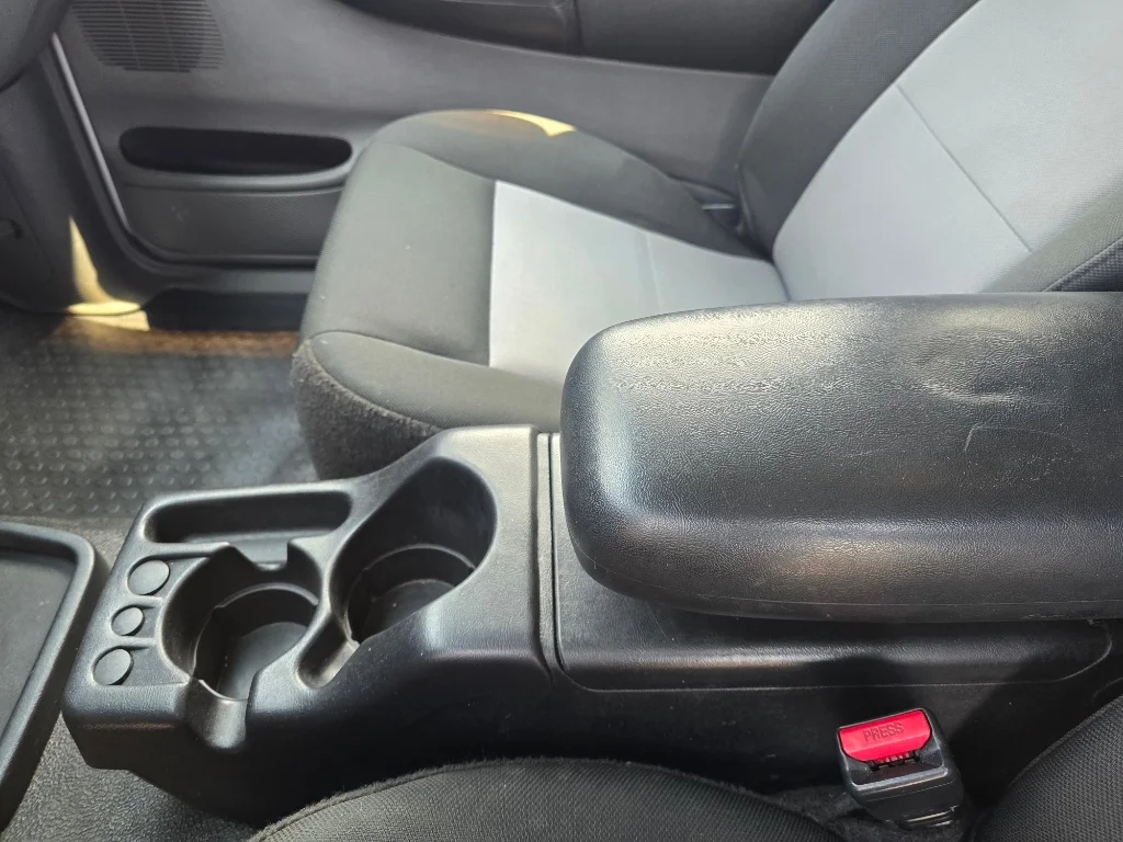 Used 2010 Oxford White Ford Sport image 25