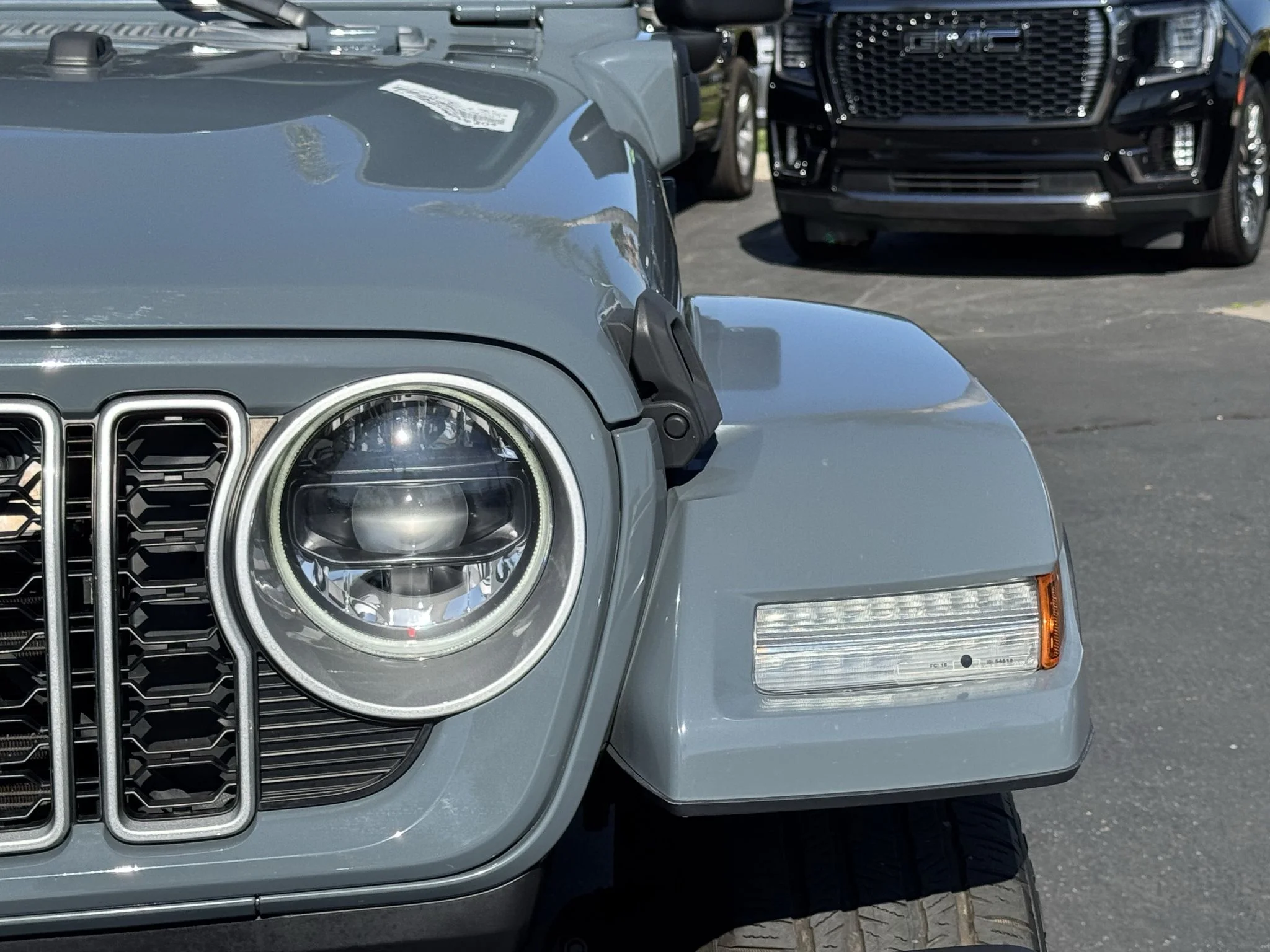 Used 2024 ANVIL CLEAR COAT Jeep Sahara image 4