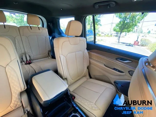 New 2026 Fathom Blue Pearl-Coat Exterior Paint Jeep Summit image 22