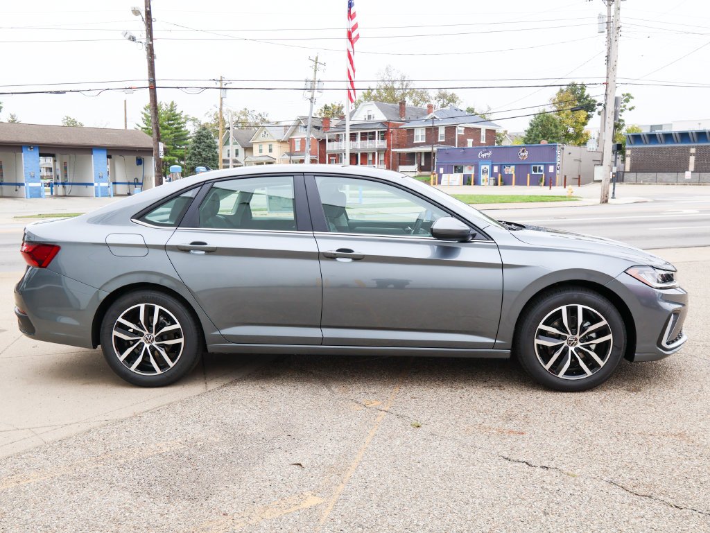 New 2027 Silver Volkswagen 1.5T SE image 6