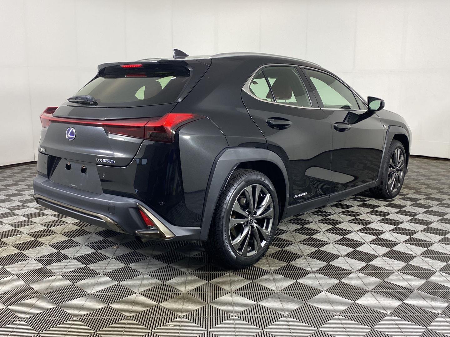 Used 2019  Lexus UX 250h F SPORT image 5