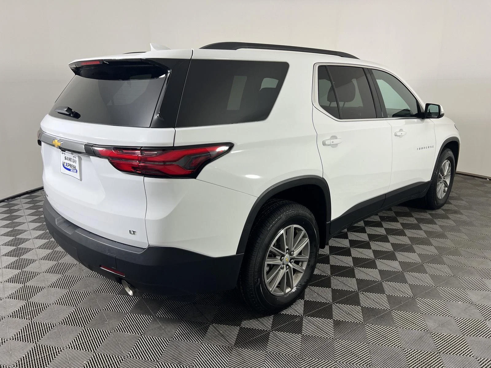 Used 2023 Summit White Chevrolet LT image 26