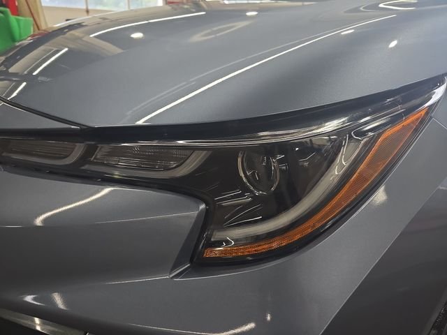 Used 2020  Toyota SE image 30