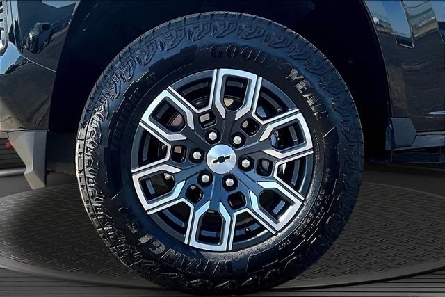 Used 2026 Black Chevrolet Z71 image 34