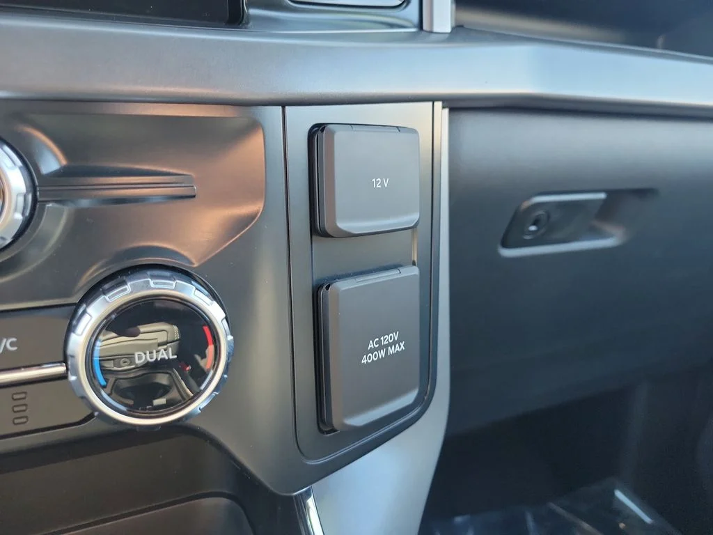 New 2026 Oxford White Ford XLT image 27