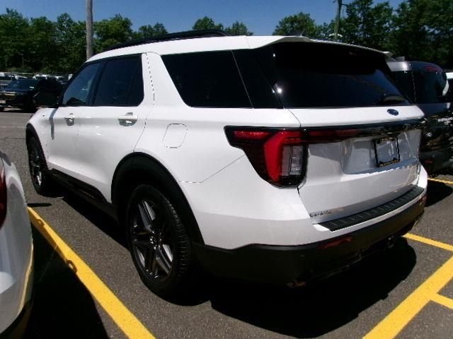 Used 2026 White Metallic Ford ST-Line image 5
