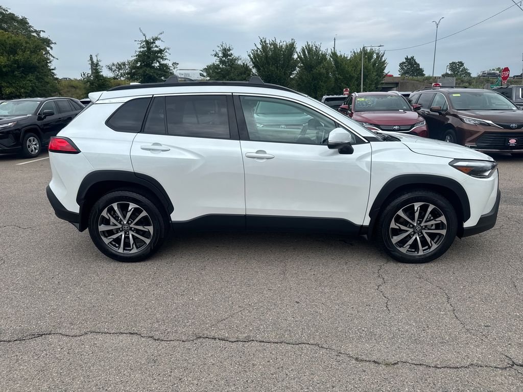 Used 2023 Beige Toyota XLE image 10