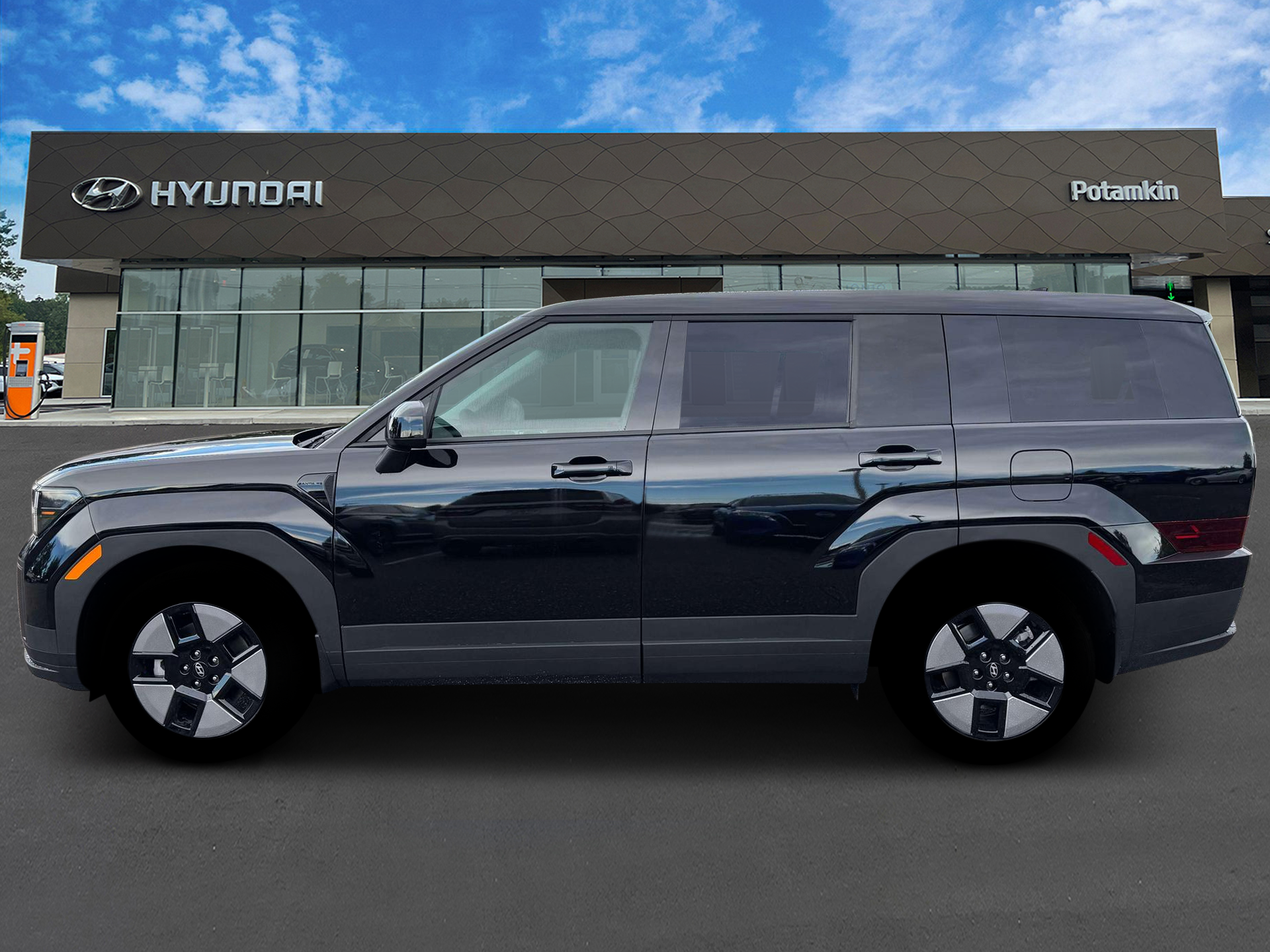 New 2026 Phantom Black Hyundai SE image 3
