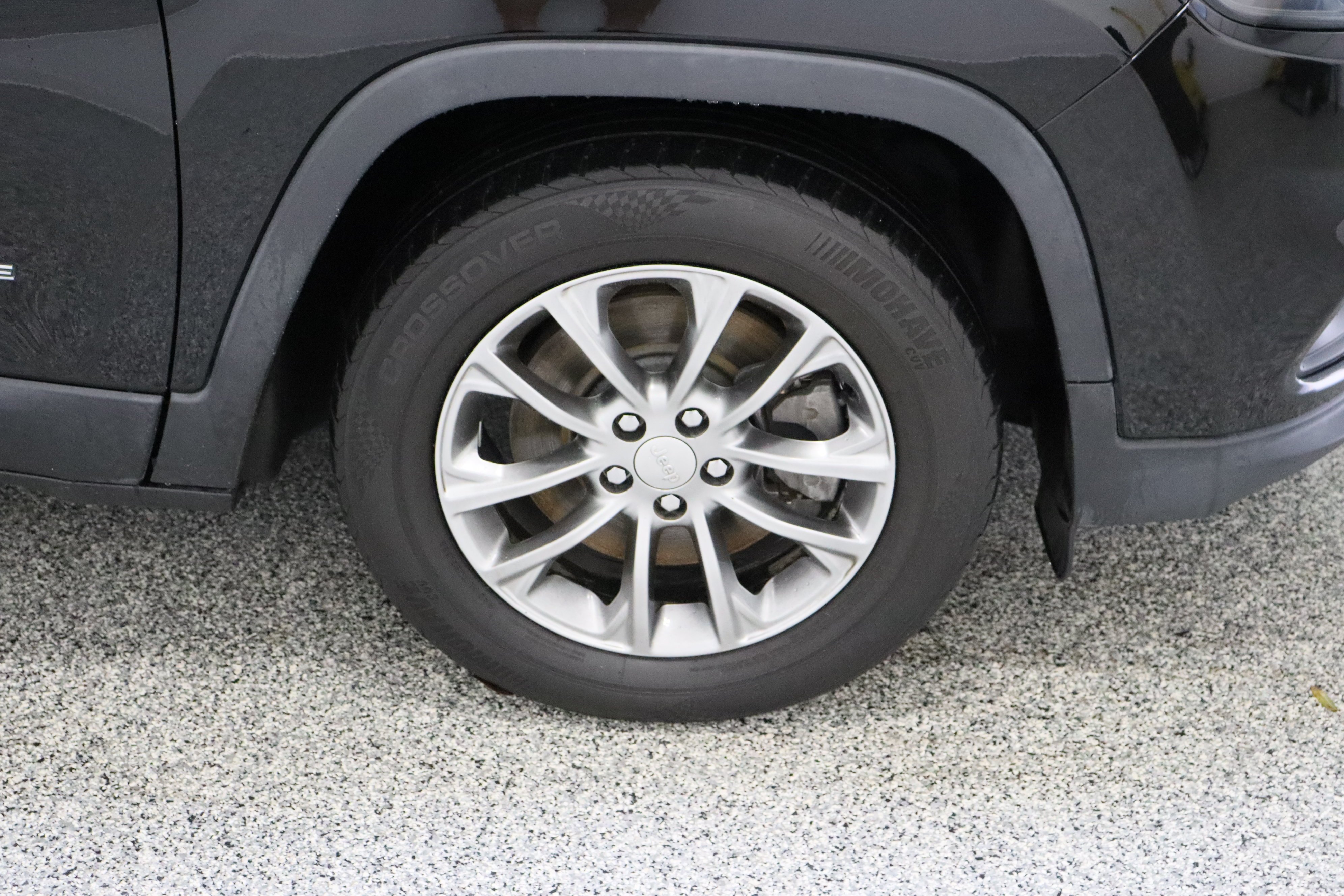 Used 2021 Diamond Black Crystal Pearlcoat Jeep Latitude Plus 2.4L image 5