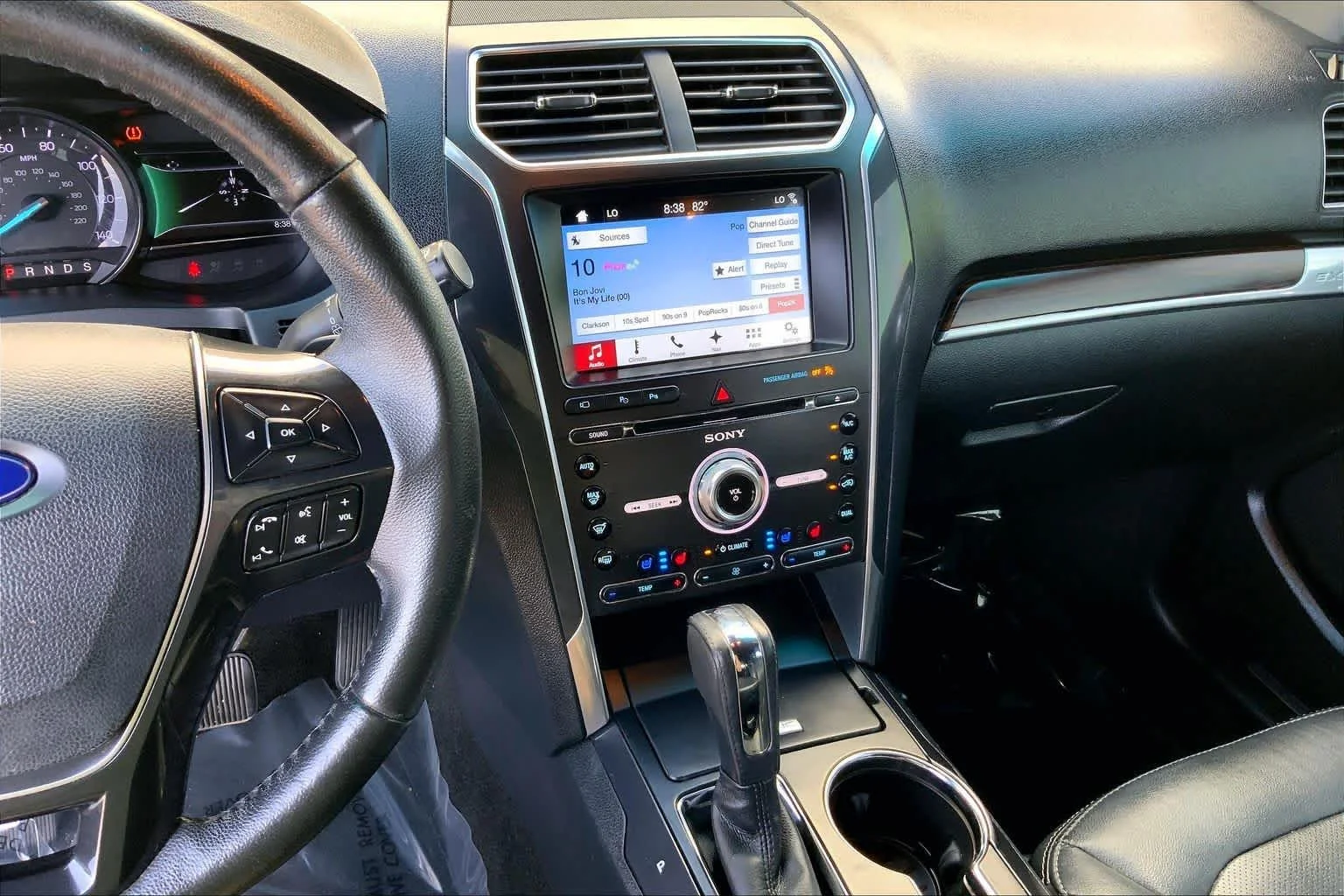 Used 2017 Magnetic Metallic Ford Limited image 5