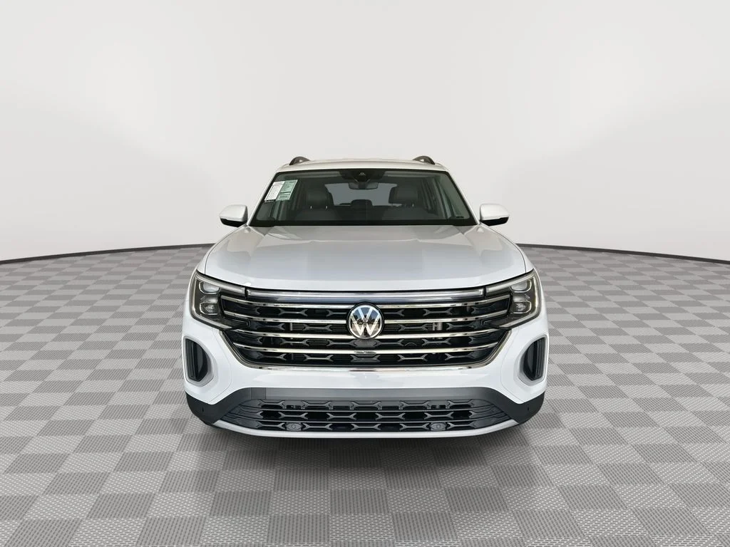 Used 2025 Gray Volkswagen 2.0T SE w/Technology image 3