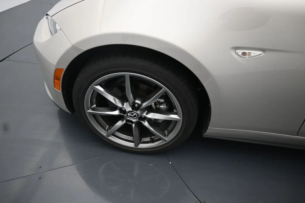 Used 2022 Silver Mazda Grand Touring image 15