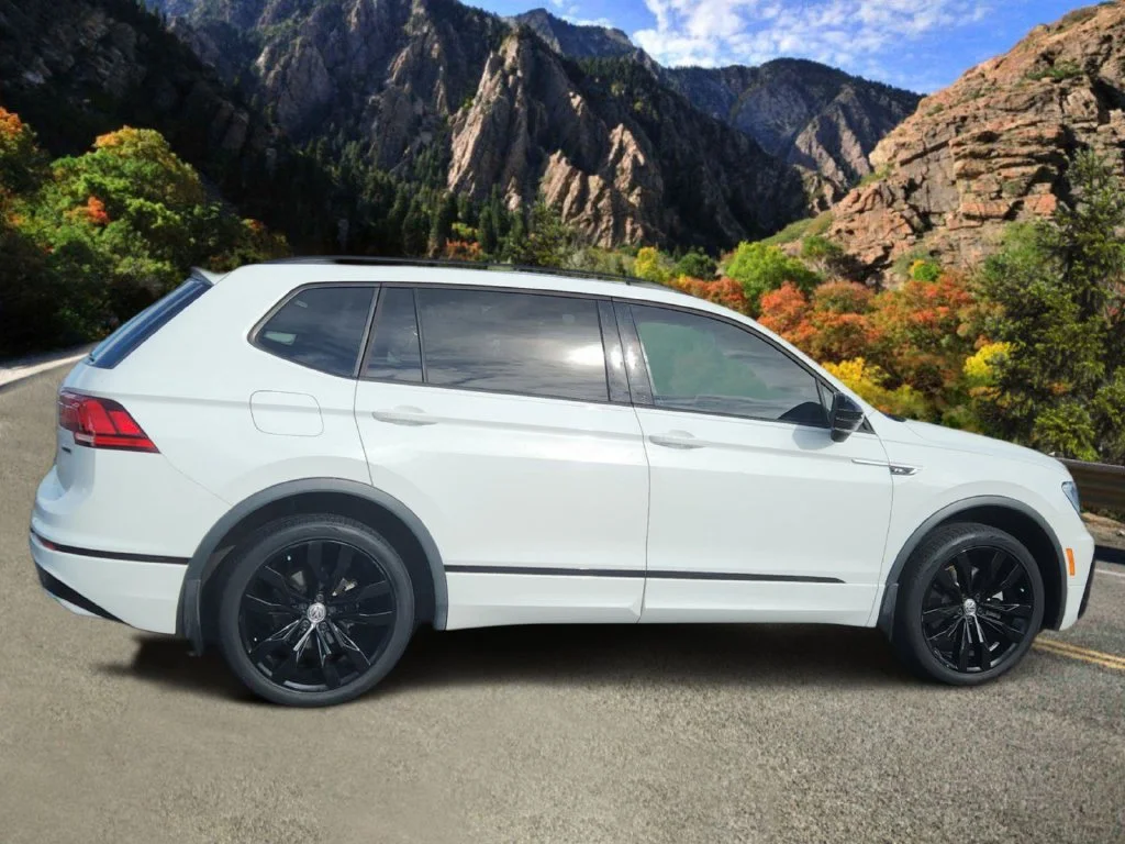 Used 2021 White Volkswagen 2.0T SE R-Line Black image 2