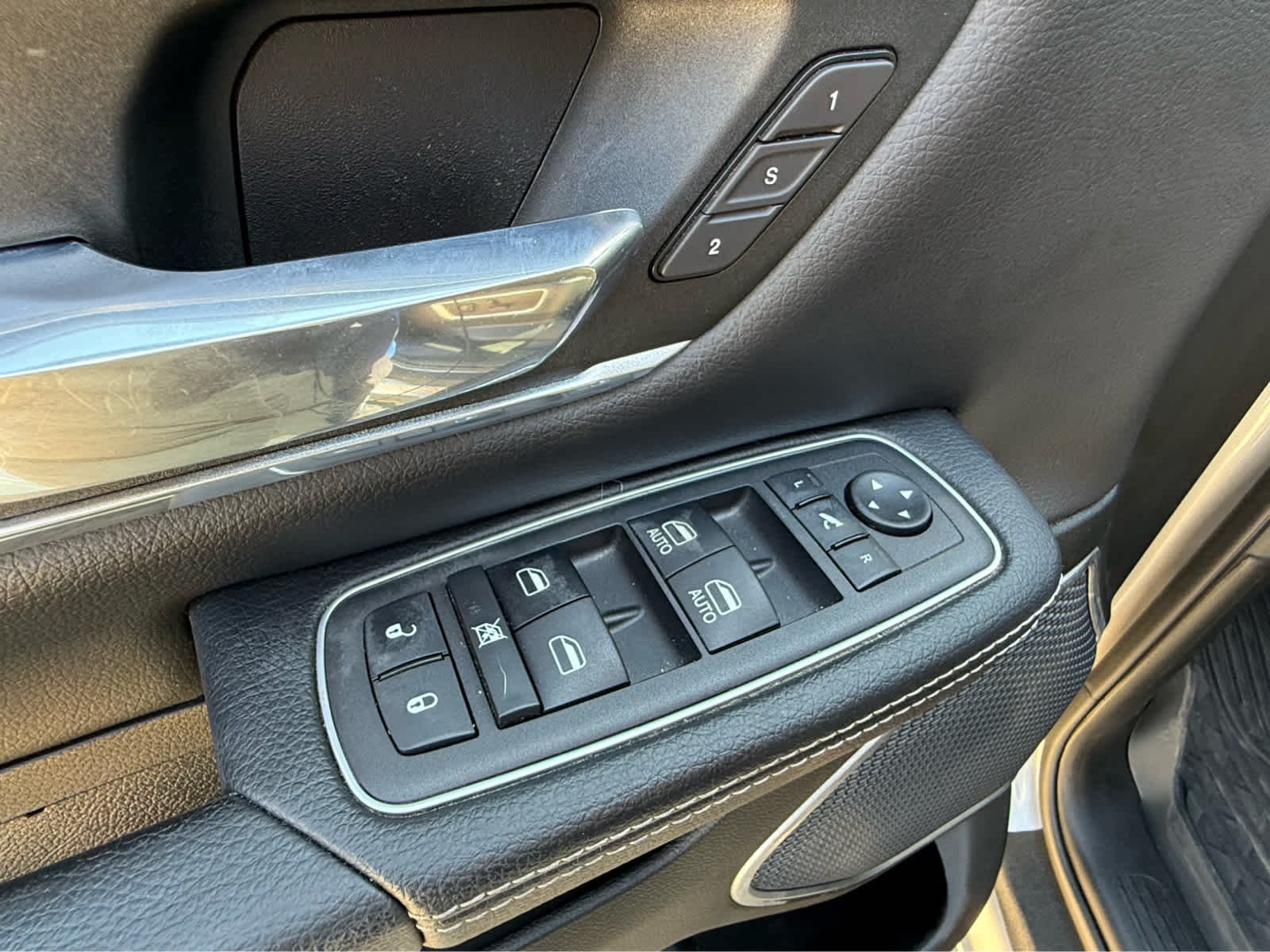 Used 2023 Billet Silver Metallic Clearcoat Ram Laramie image 22