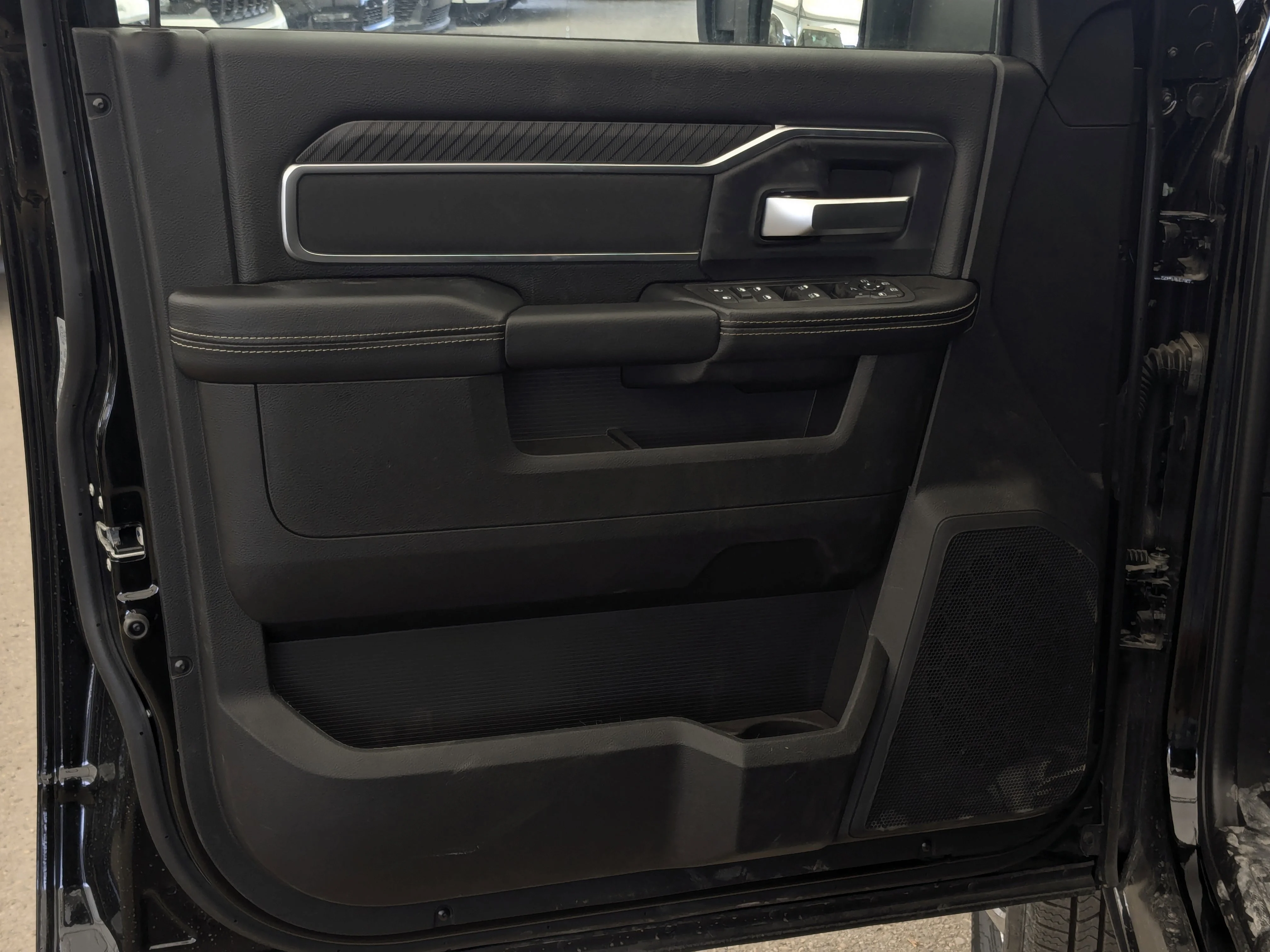 New 2026 Black RAM Big Horn - - 6.7L Cummins HO  - Lvl 2 Plus Grp  - Max Tow Pkg  - DRW  & More image 12