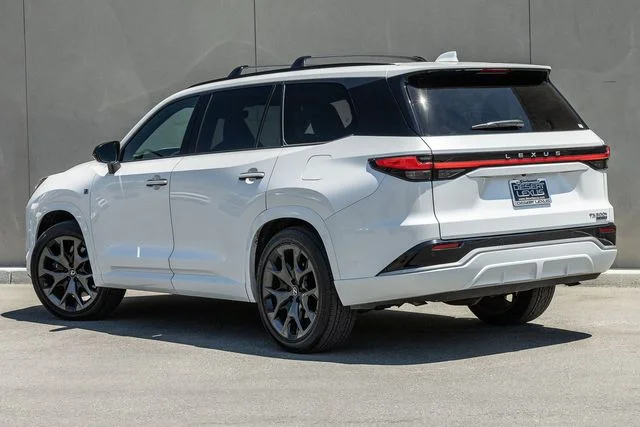 Used 2025 Wind Chill Pearl Lexus 500h F SPORT Premium image 3