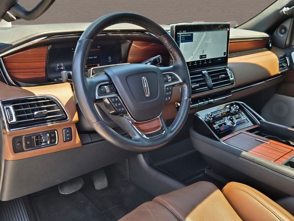 Used 2024 Silver Lincoln Reserve image 29