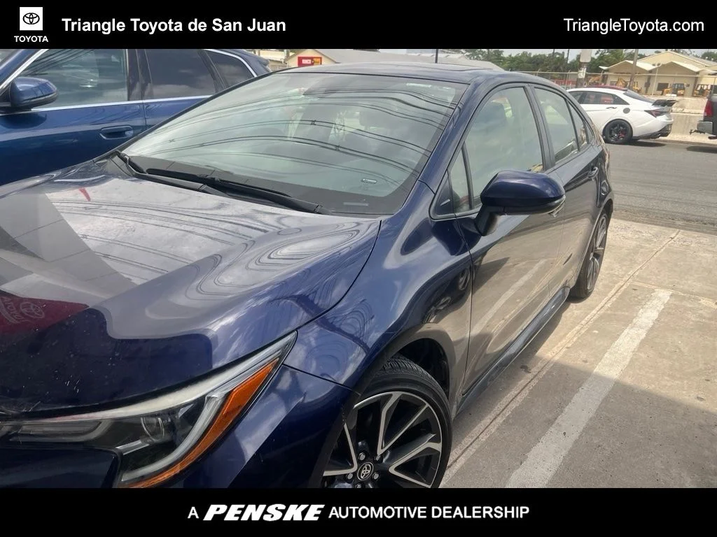 Used 2022  Toyota SE image 1