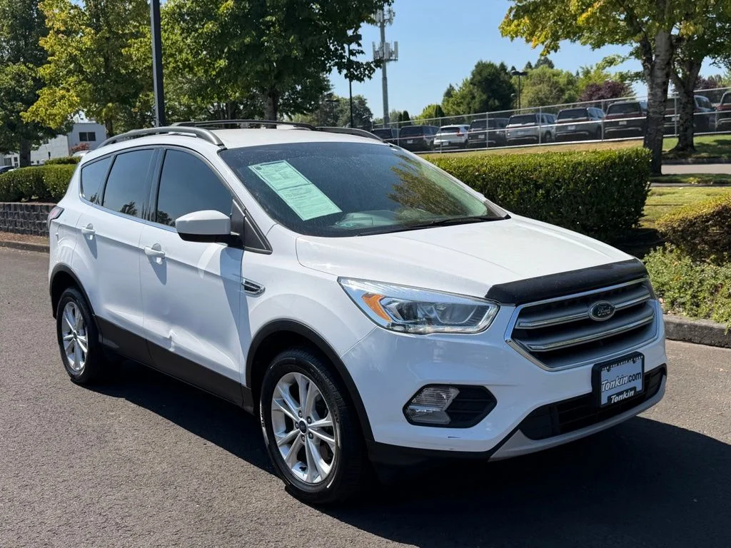 Used 2017 Ford Escape SE with VIN 1FMCU9G97HUD41647 for sale in Gresham, OR
