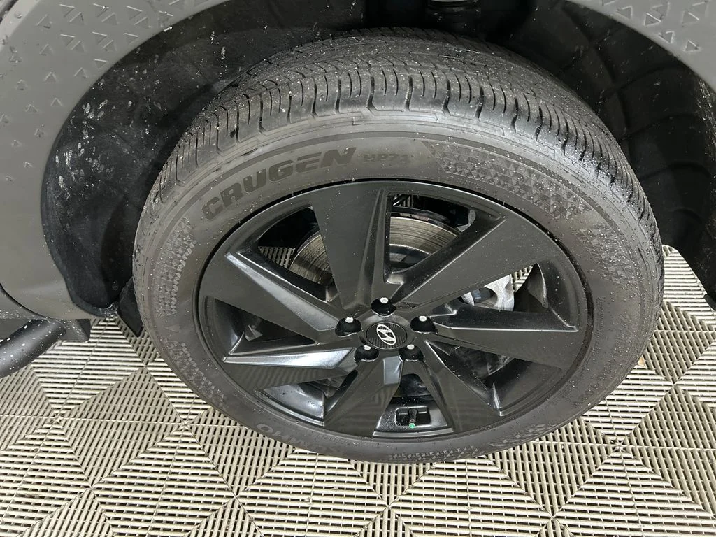 Used 2024 Black Hyundai NIGHT image 11