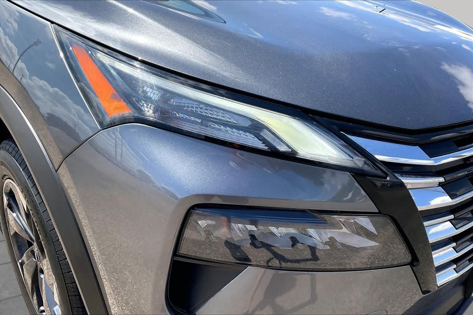 Used 2025 Gun Metallic Nissan SV image 26