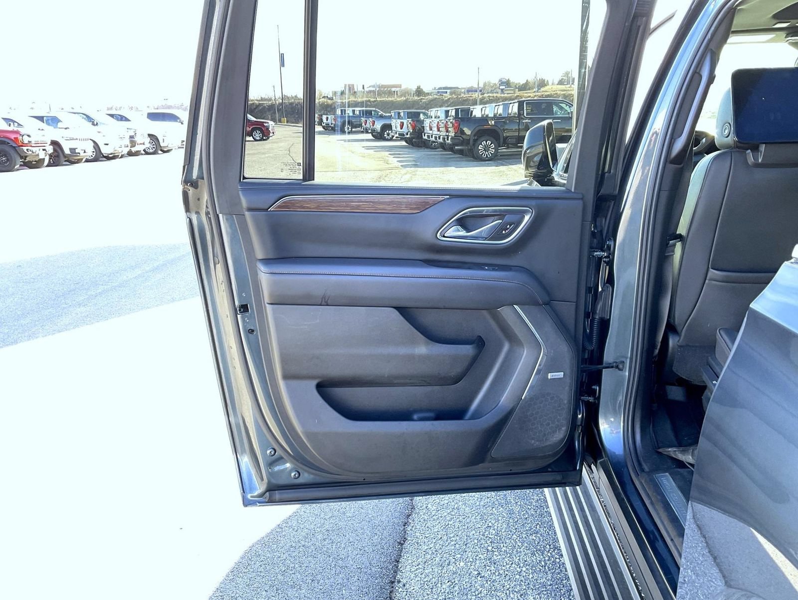Used 2021 Shadow Gray Metallic Chevrolet High Country image 22
