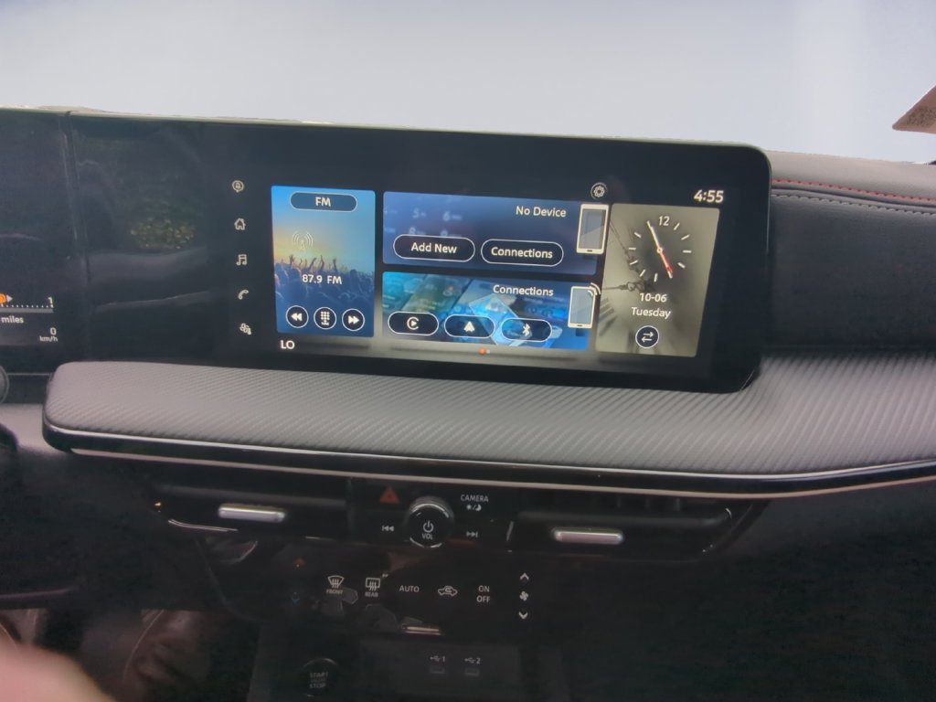 Used 2025 Black Nissan SR image 12